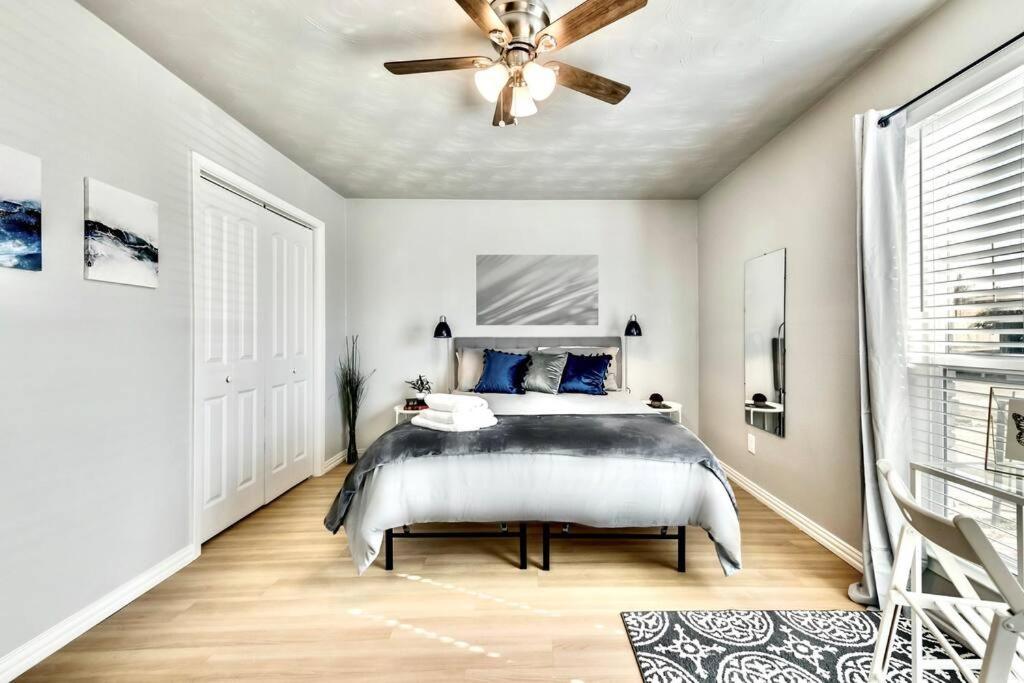 City Outside & Tranquility Inside Dallas Extérieur photo