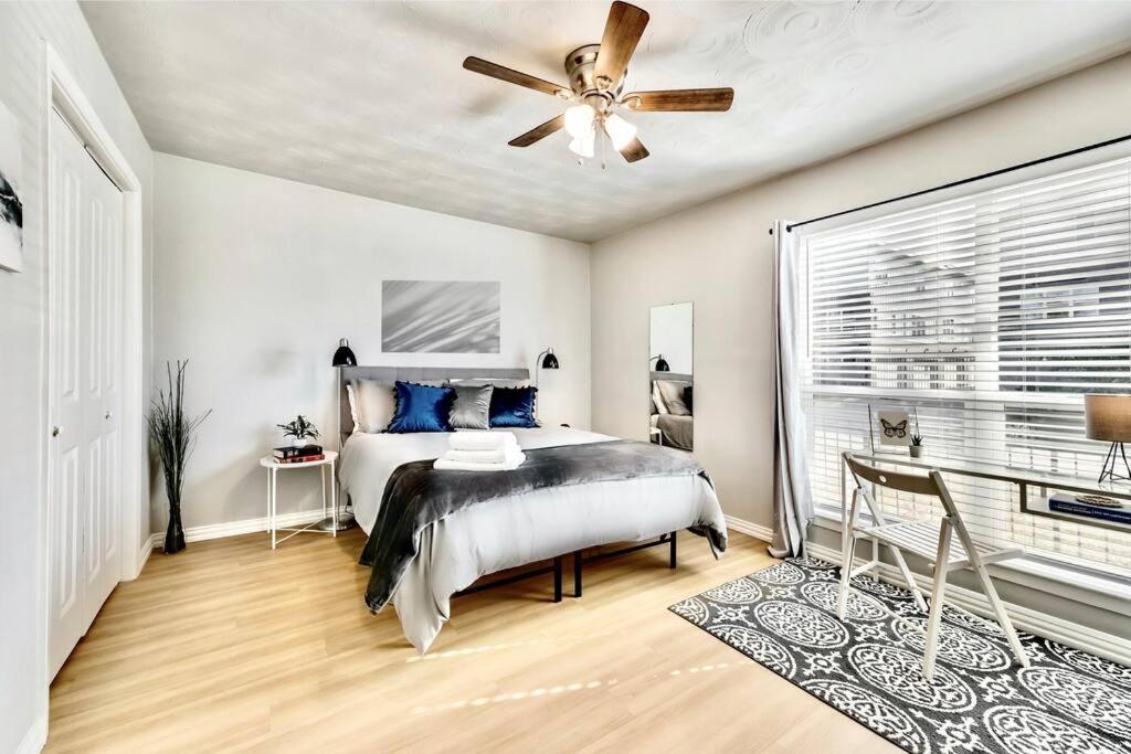City Outside & Tranquility Inside Dallas Extérieur photo